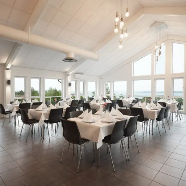 Restaurant 0260 840X840 (Small)
